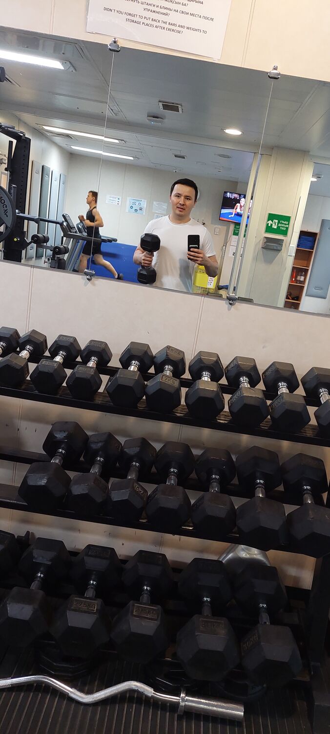   ,   Bauyrzhan, 37 ,   ,   