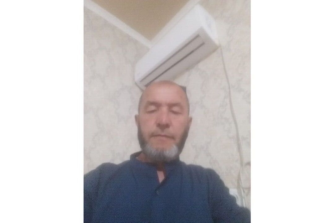  43022879  Abdusattor, 67 ,    