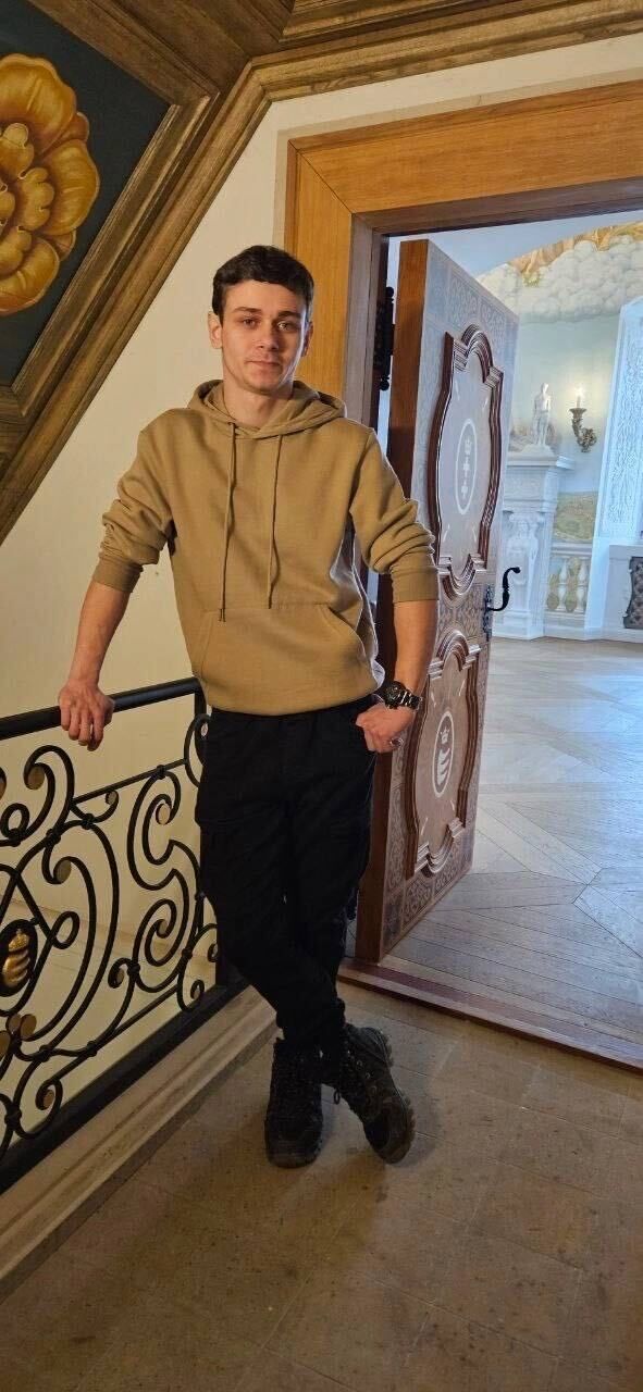  52919929  Dmitriy, 22 ,    