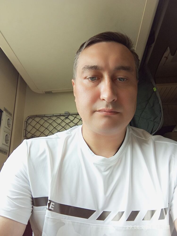  44361899  , 39 ,    