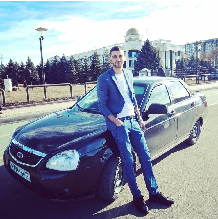  48996409  Kamran, 29 ,    
