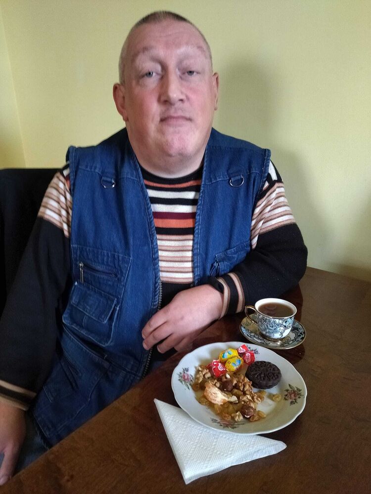  ,   Gevorg, 42 ,   ,   