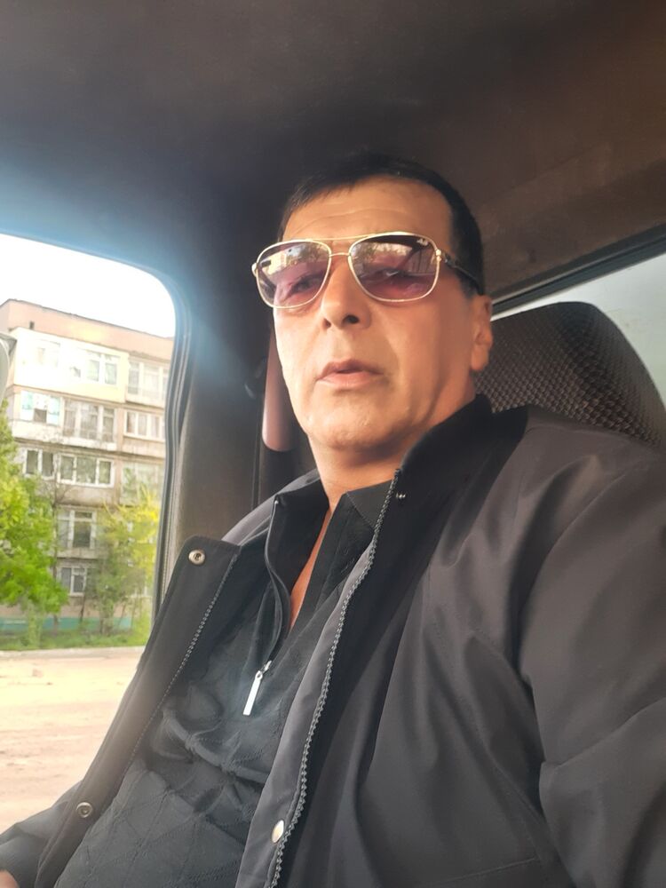  --,   , 52 ,     , c 