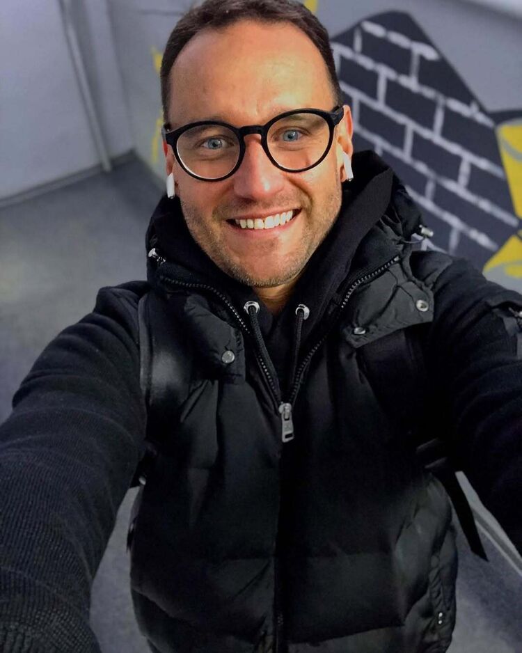  51554299  VLAD, 43 ,    -