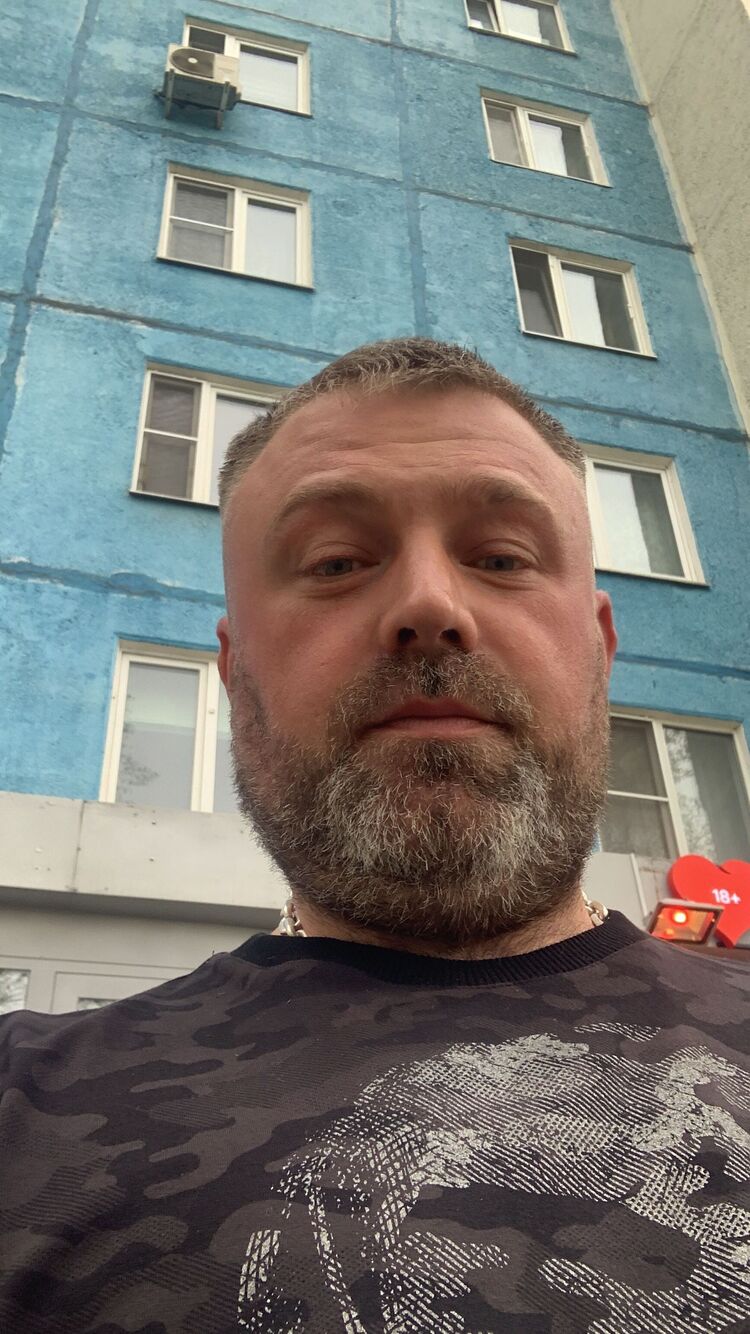  34207999  Aleksei, 43 ,    