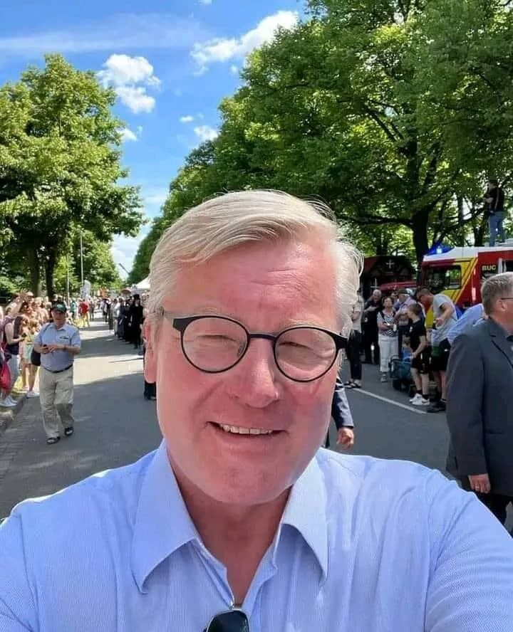  43553079  James, 57 ,    Charenton-Le-Pont