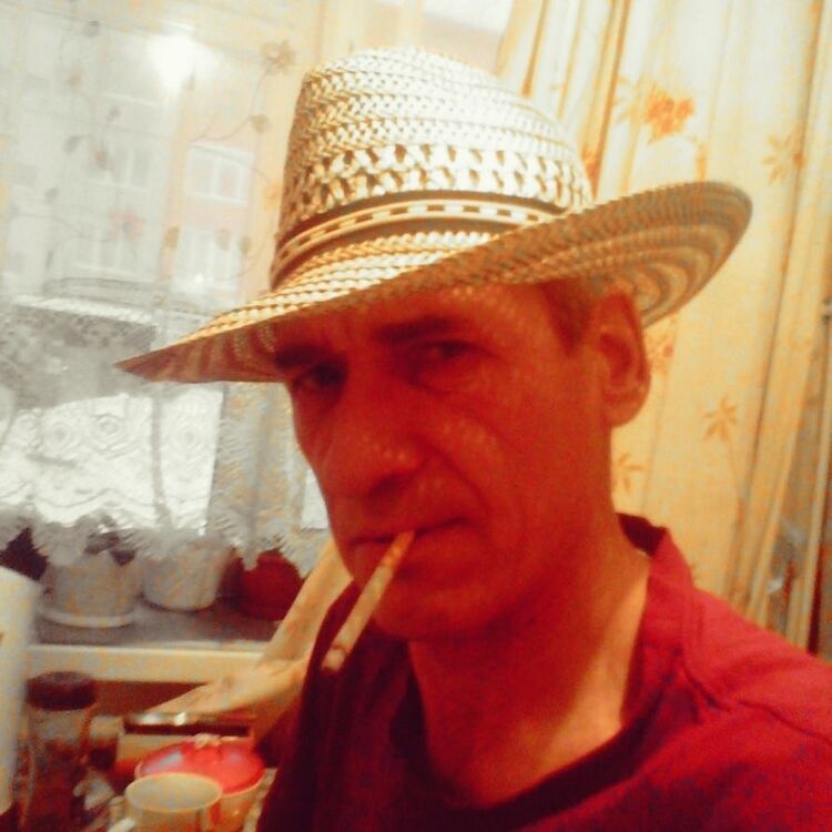  30677399   , 54 ,    