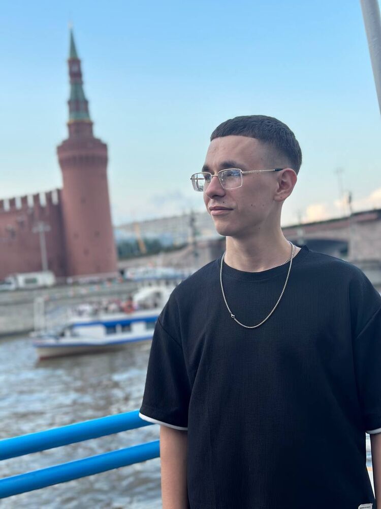  52911509  Vitaly, 20 ,    -