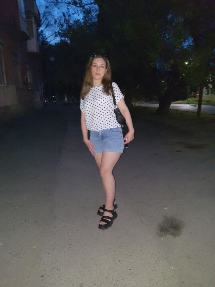  37041699  Mila, 42 ,    --