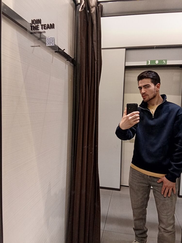  Belpasso,   Emin, 26 ,   ,   