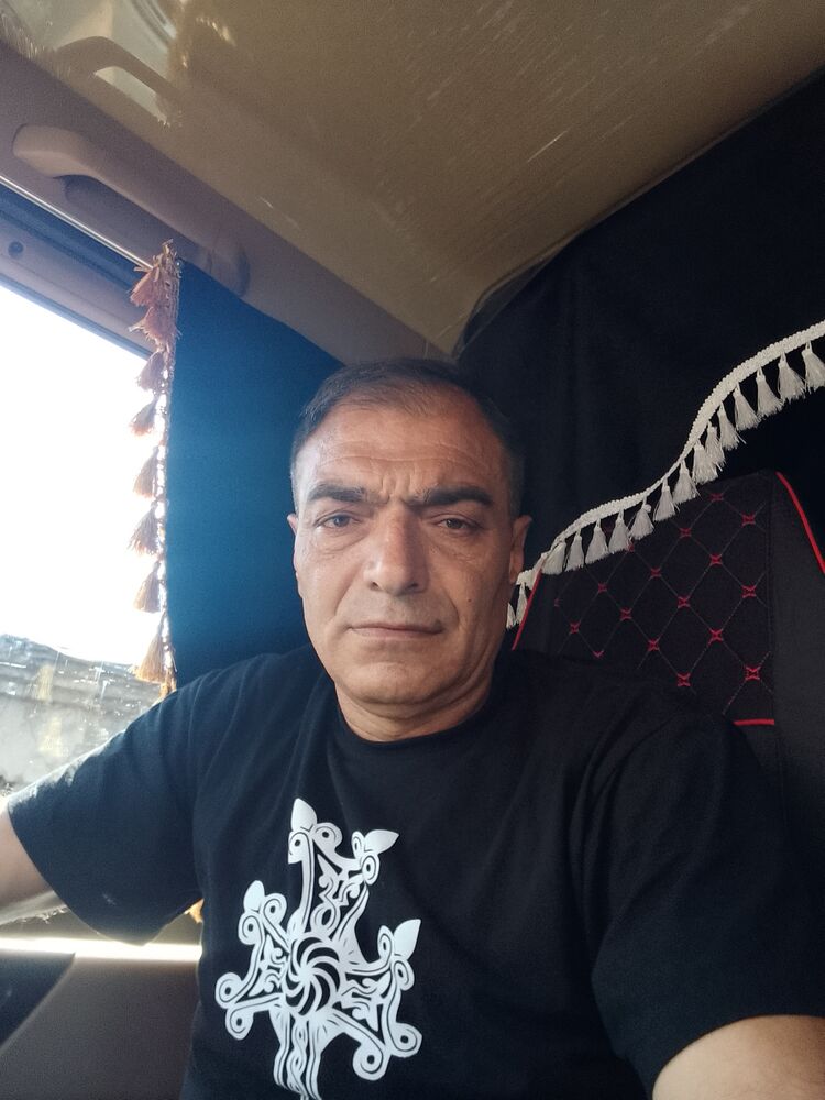  52520659  , 48 ,    