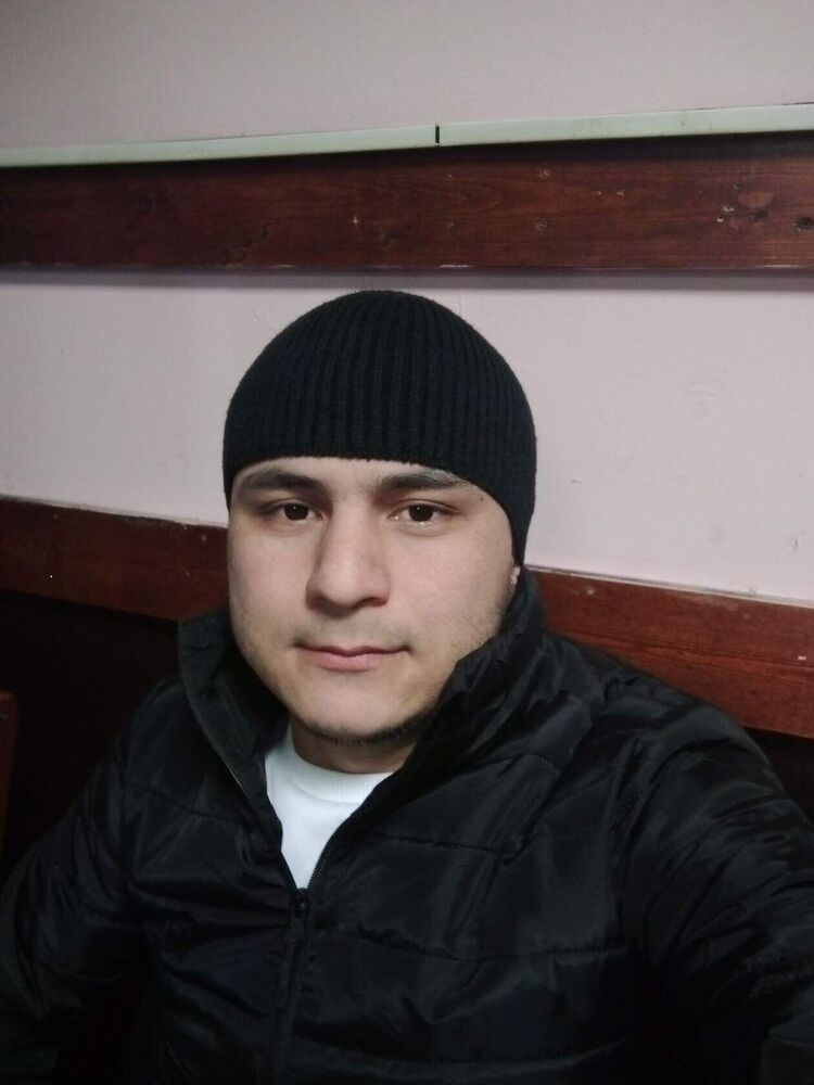  31037329  Abduvosid, 29 ,    