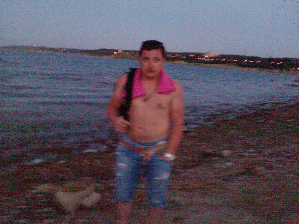  6223999  Abuka, 43 ,    