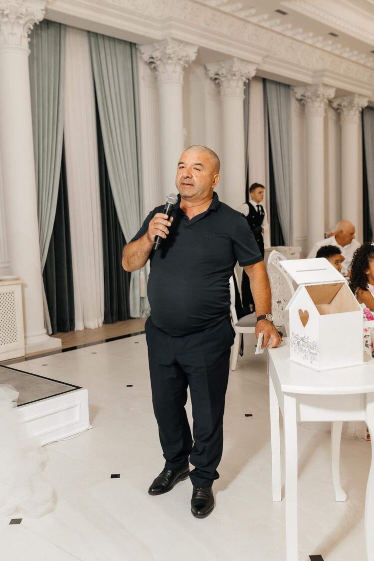  41642519  Petru, 52 ,    