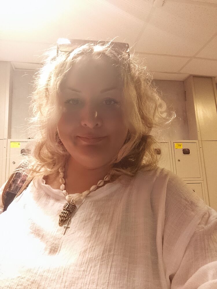  53137759  Lena, 38 ,    
