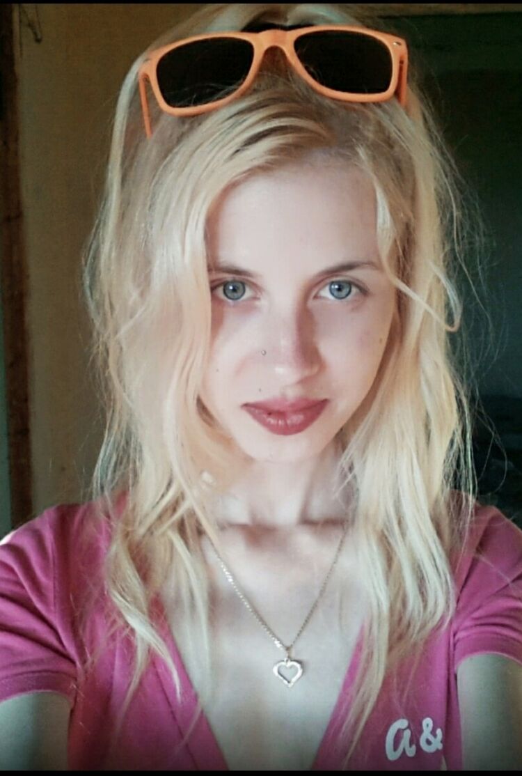  22492739  Viktoria, 28 ,    