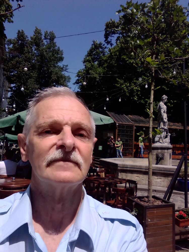  ,   Vik, 76 ,   ,   