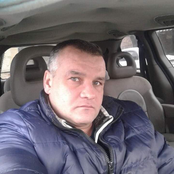  30289769  Miroslav, 48 ,    