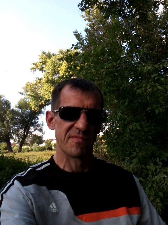  4963049  Yury, 57 ,    