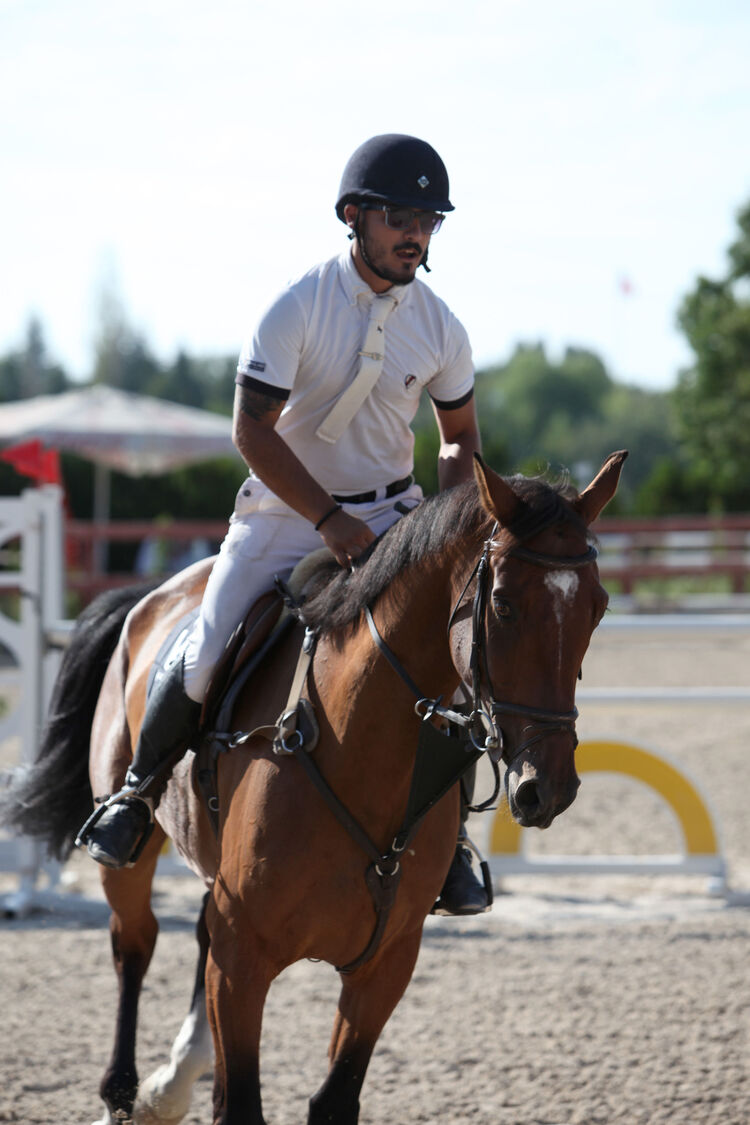  46770759  Viktor, 28 ,    