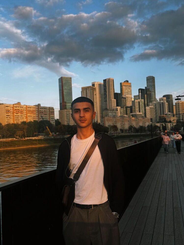  53606619  Nicat, 21 ,    