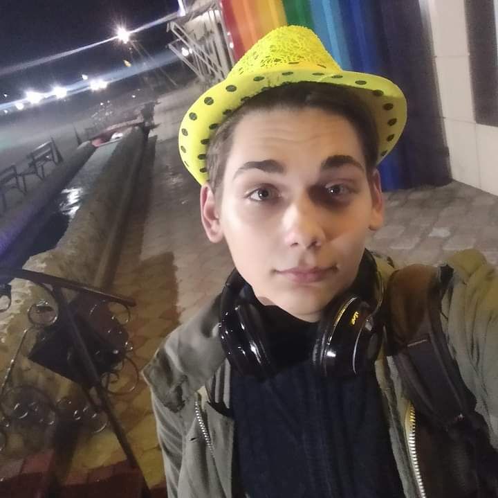  28947699  , 24 ,    