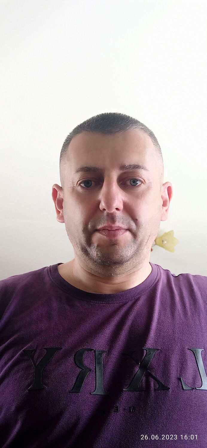  35598739  Igor, 40 ,    