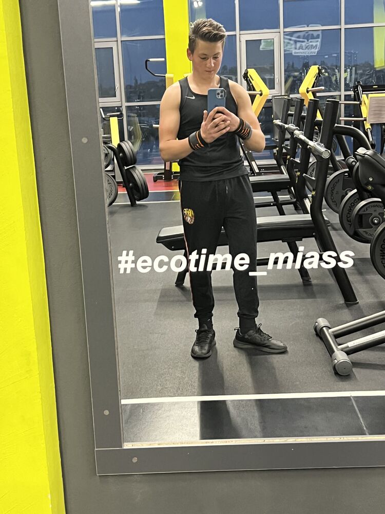  27875839  Josef, 22 ,    