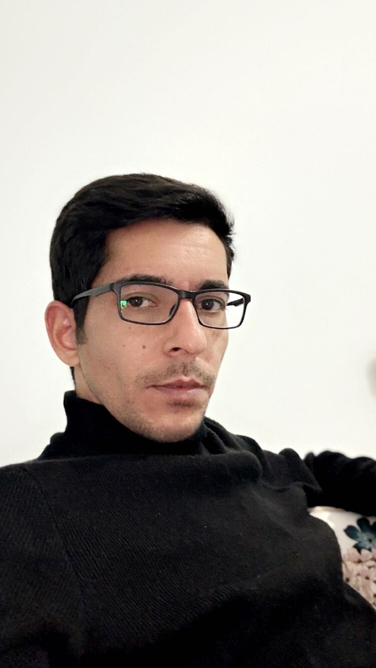  54098609  Salih, 25 ,    