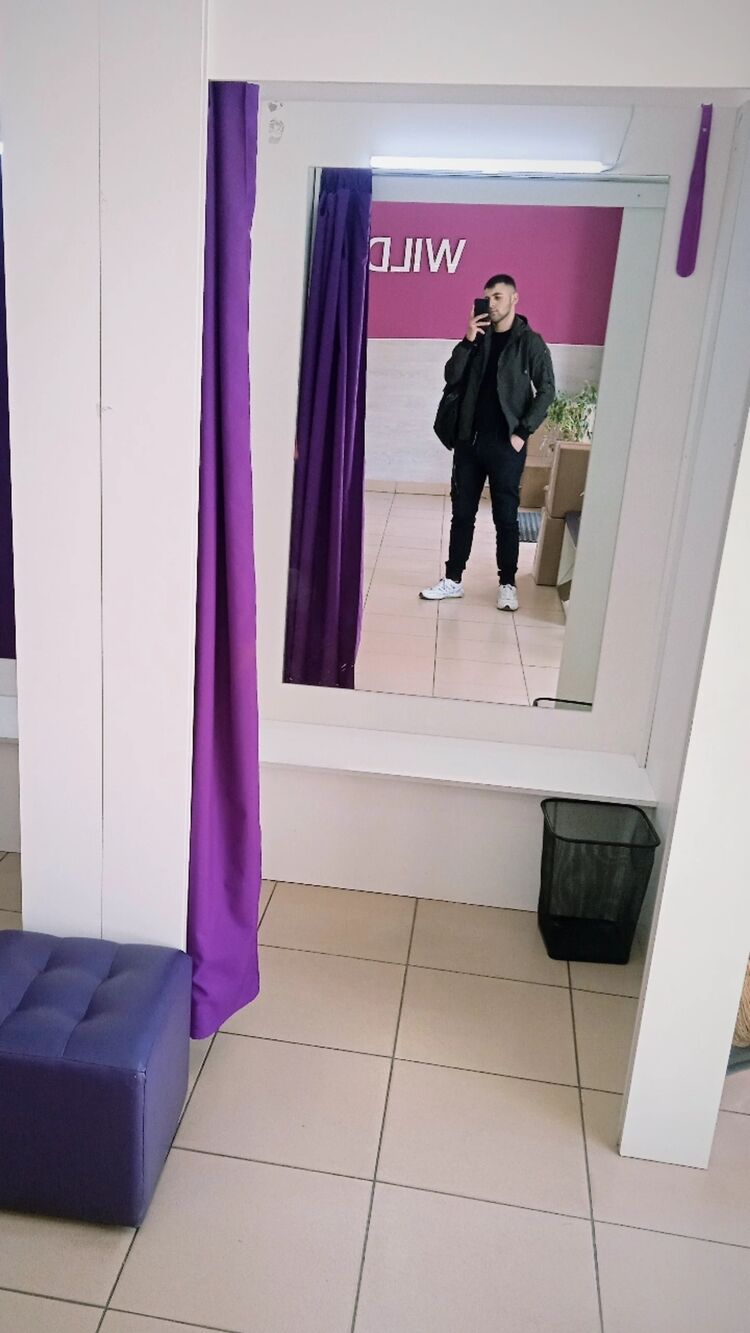  26069299  Enrik, 27 ,    --