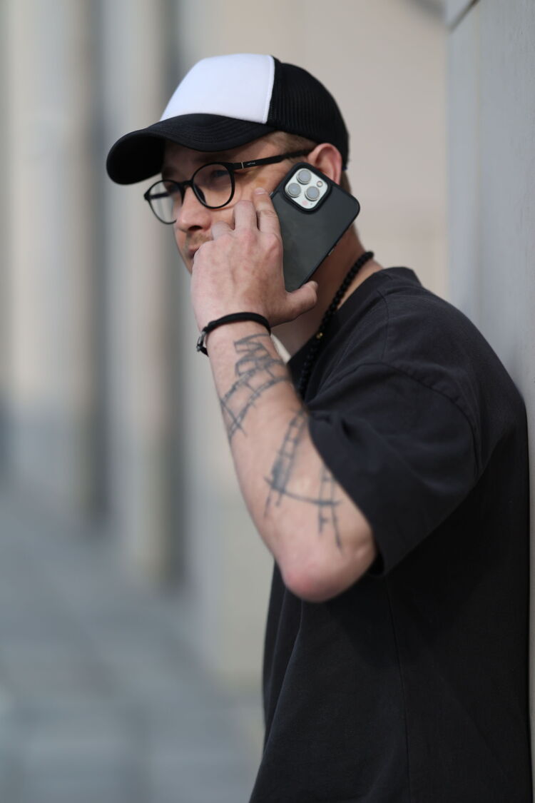  41210129  ˸, 32 ,    