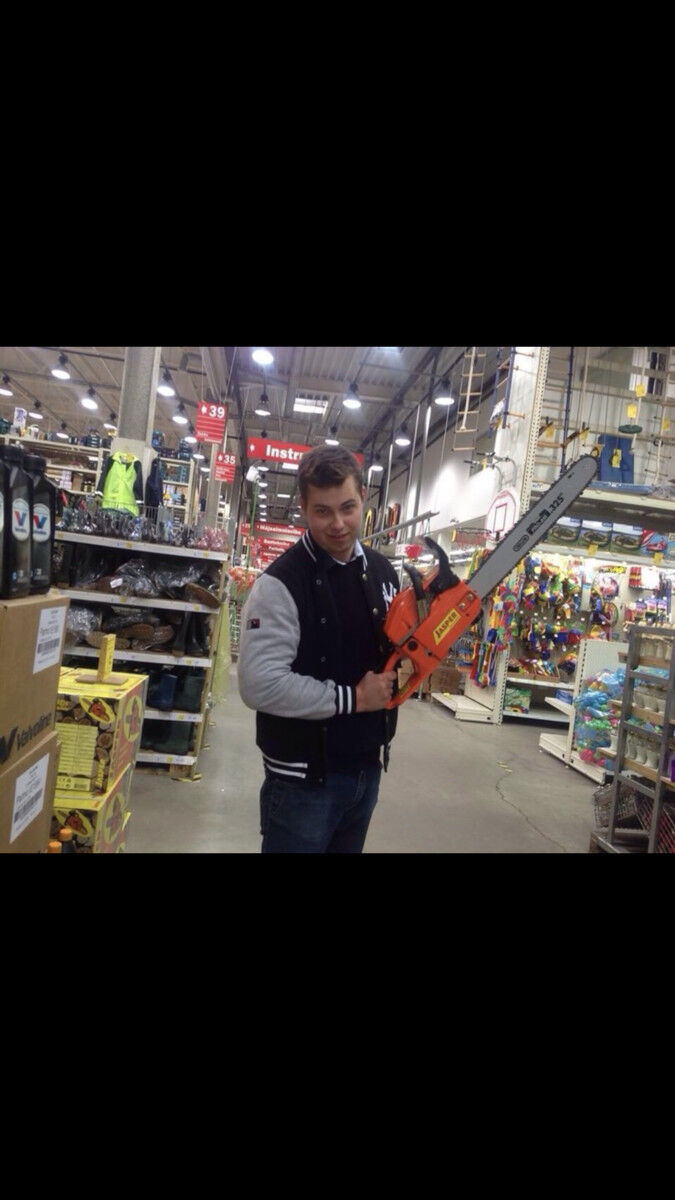  11833889  Laimonis, 39 ,    