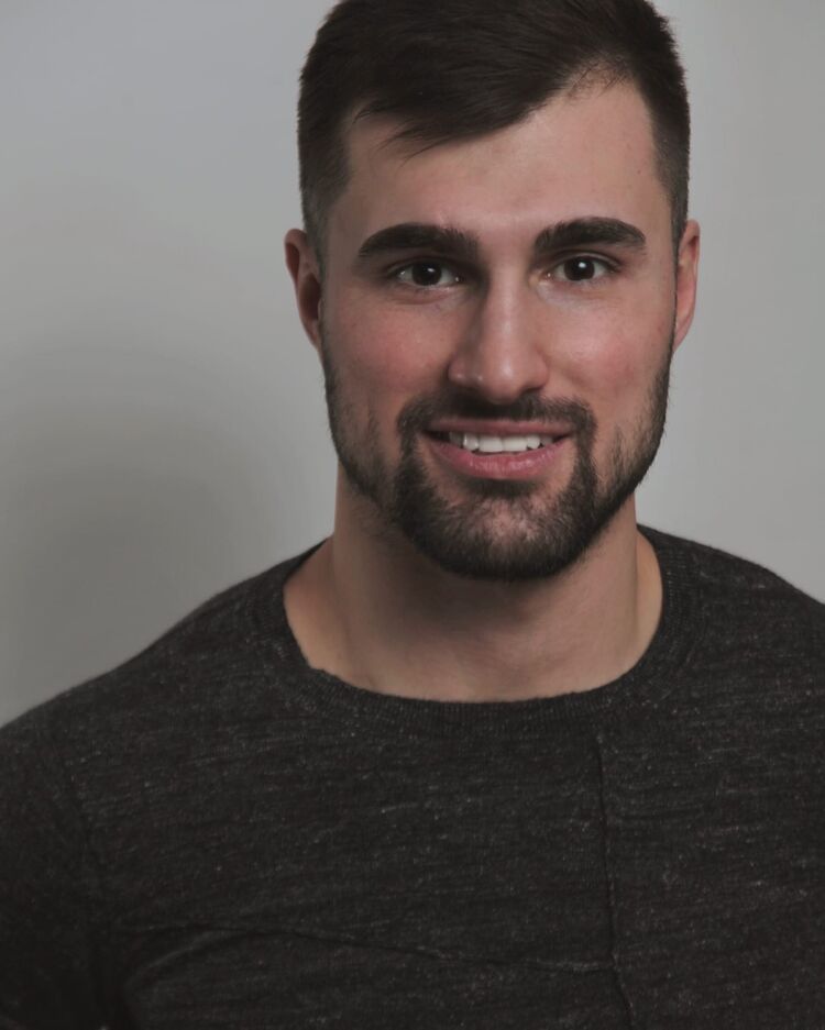  26735179  Alexander, 35 ,    