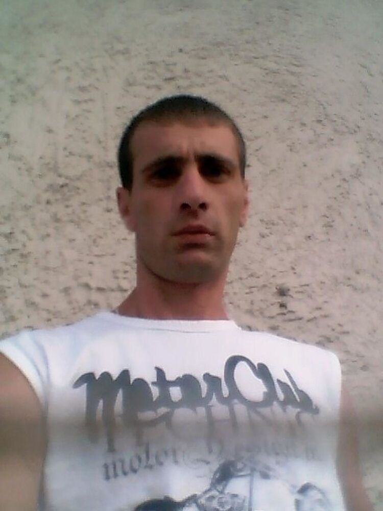  13436409  Roman, 43 ,    