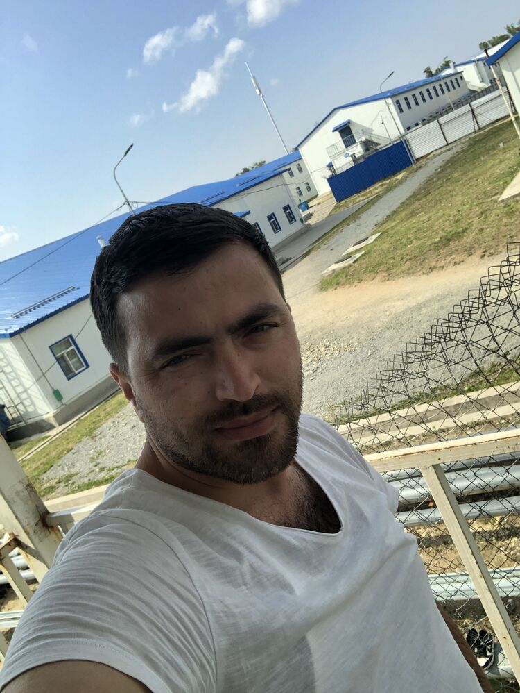  44441759  Elnar, 36 ,    