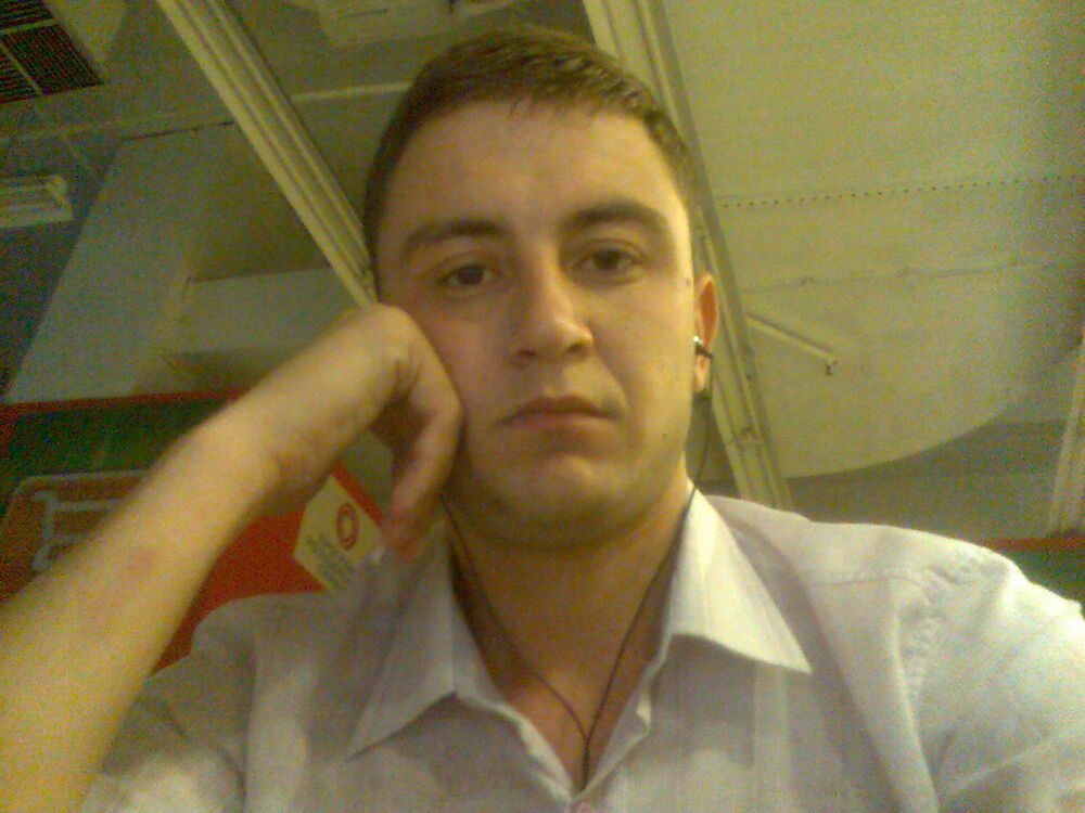  6066889  Maks, 36 ,    