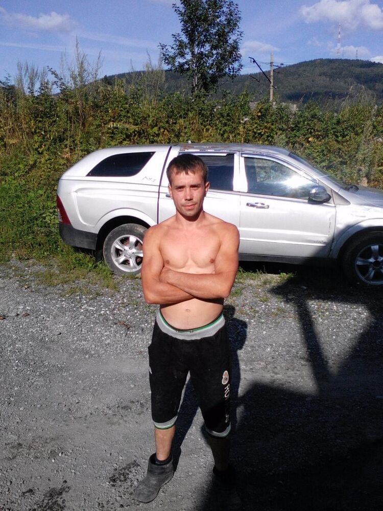  ,   Artem, 35 ,   