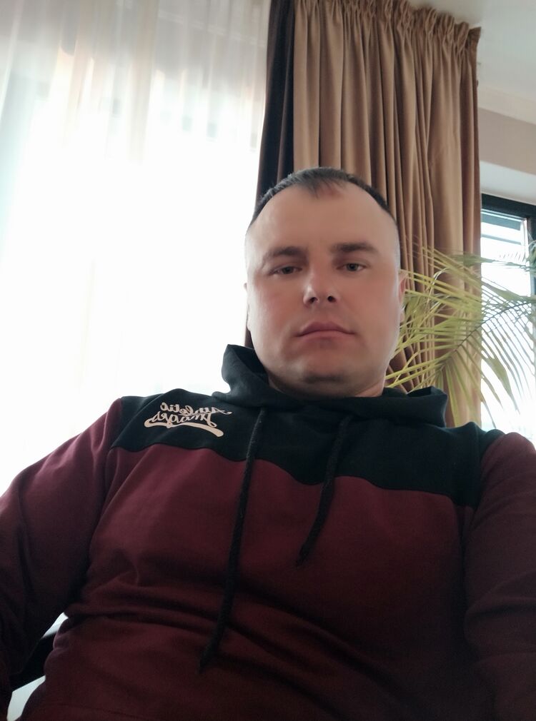  27302489  Petru, 40 ,    