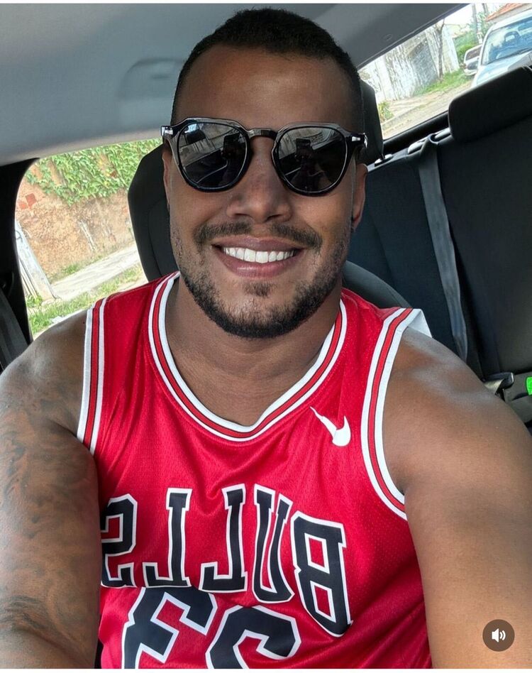  --,   Tiago, 38 ,   ,   
