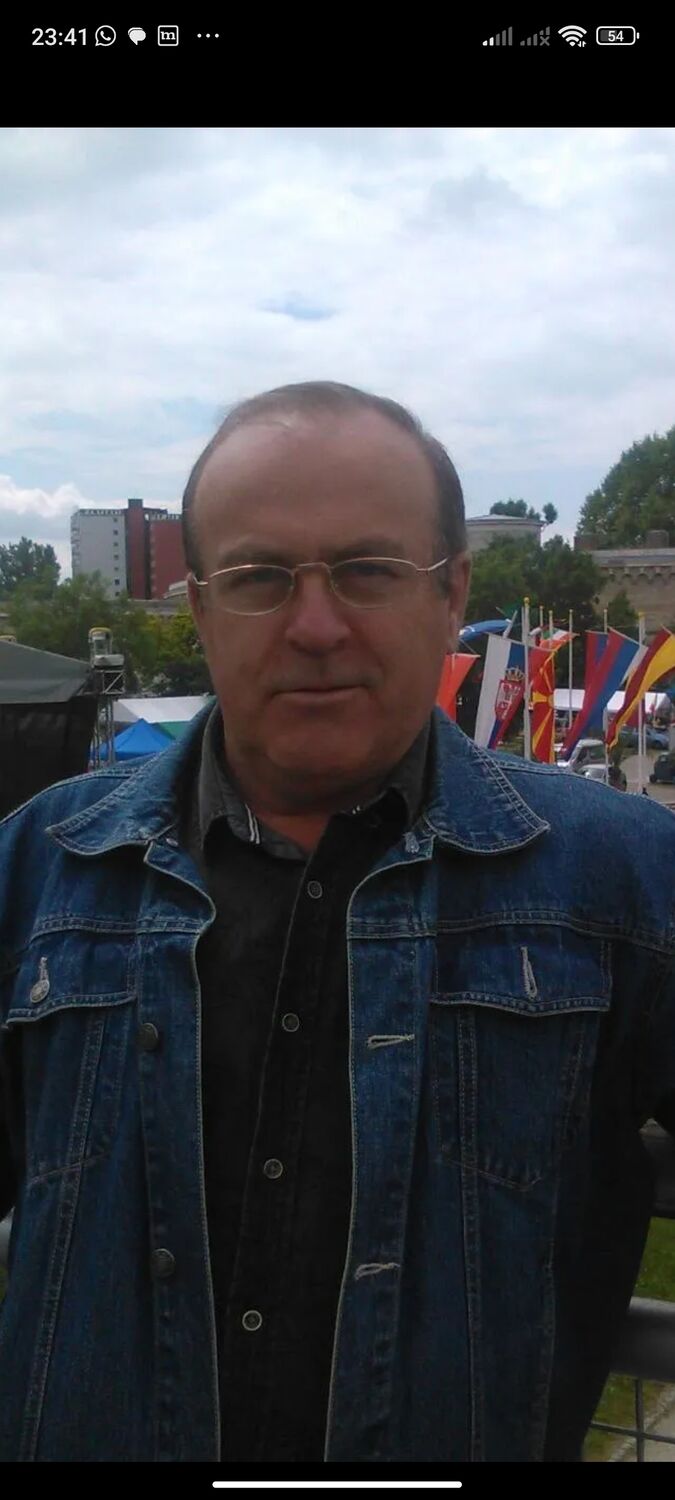  48857669  Wladimir, 60 ,    