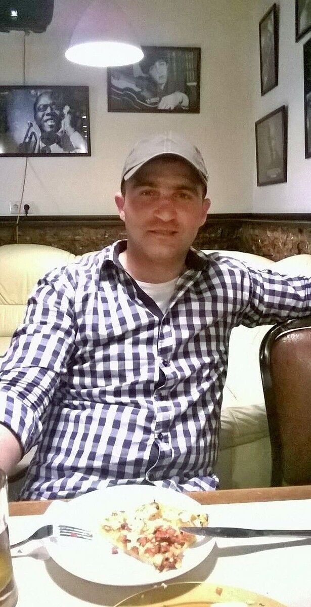  8650069  Irakli, 40 ,    