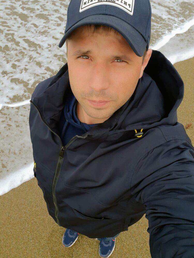  ,   Vladimir, 32 ,   ,   