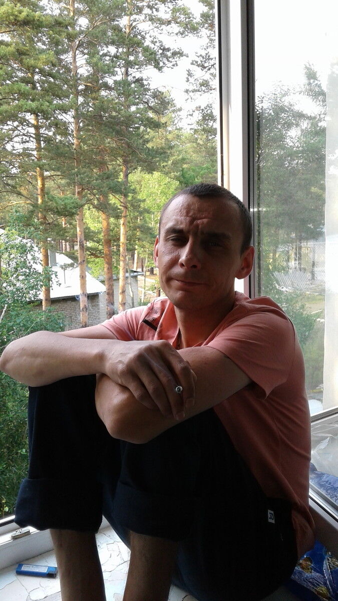  12283189  Viktor, 46 ,    