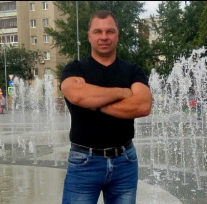 49026569  Alex, 42 ,    