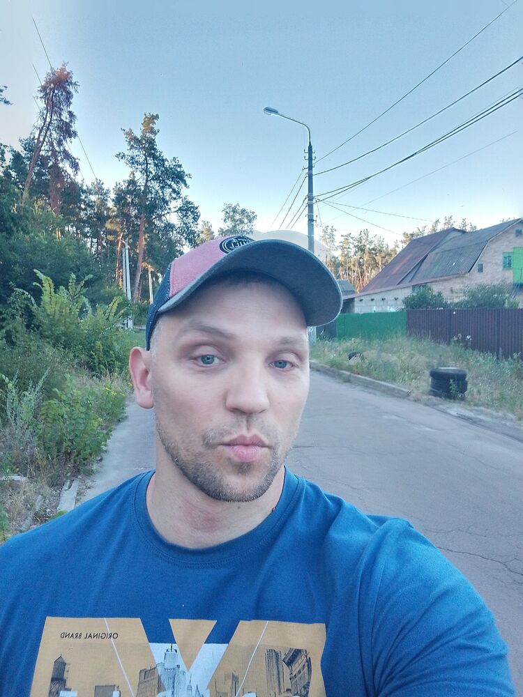 ,   Denis, 36 ,   ,   , c 