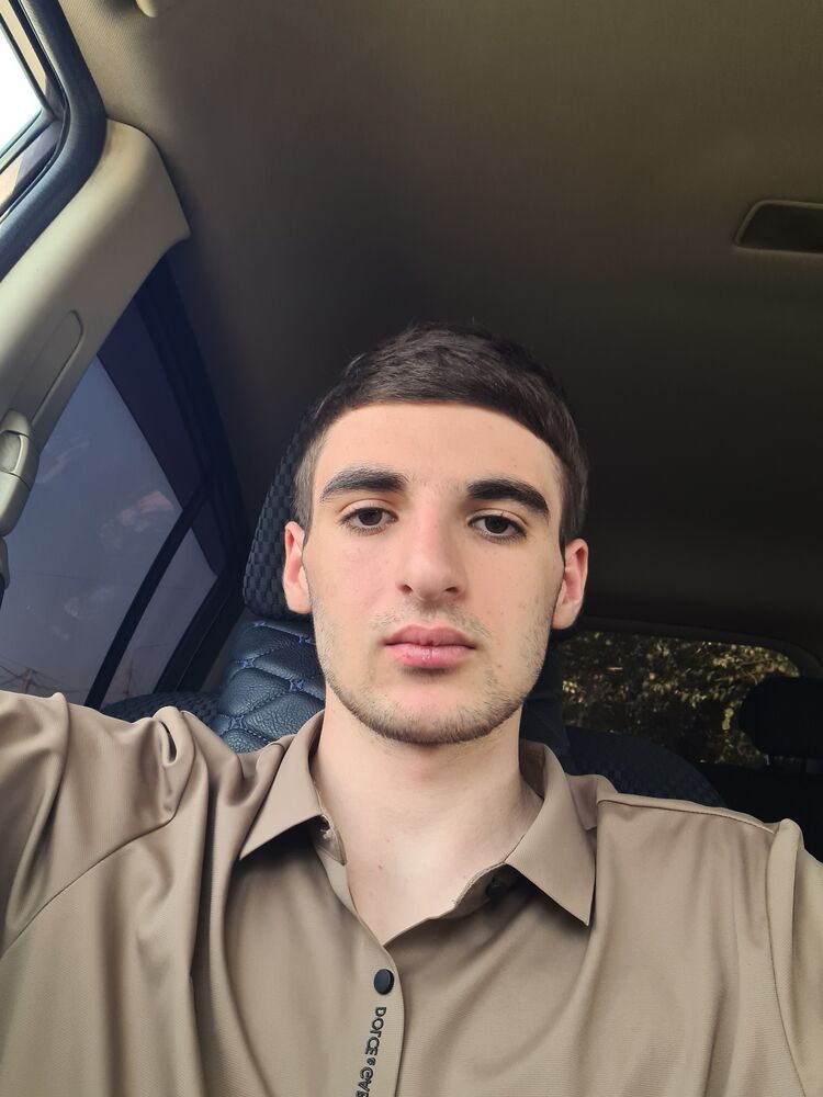  53281819  Artyom, 21 ,    