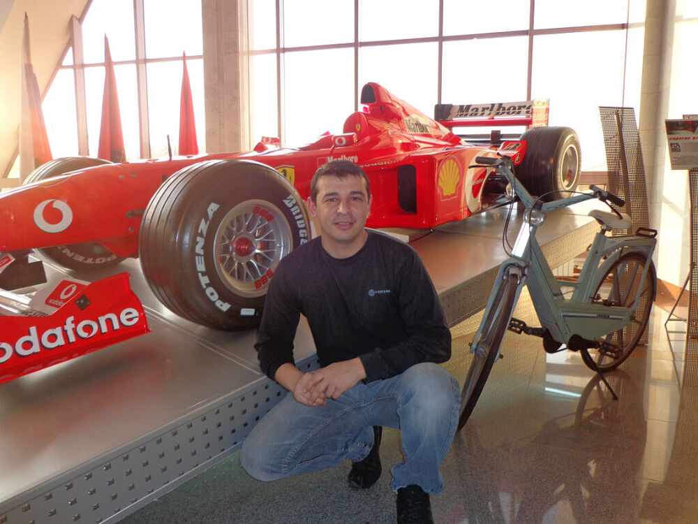  37530769  Azamat, 42 ,    