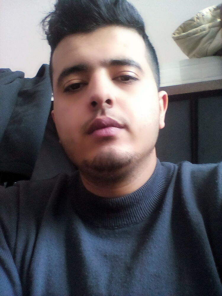  11282479  Tareq, 29 ,    