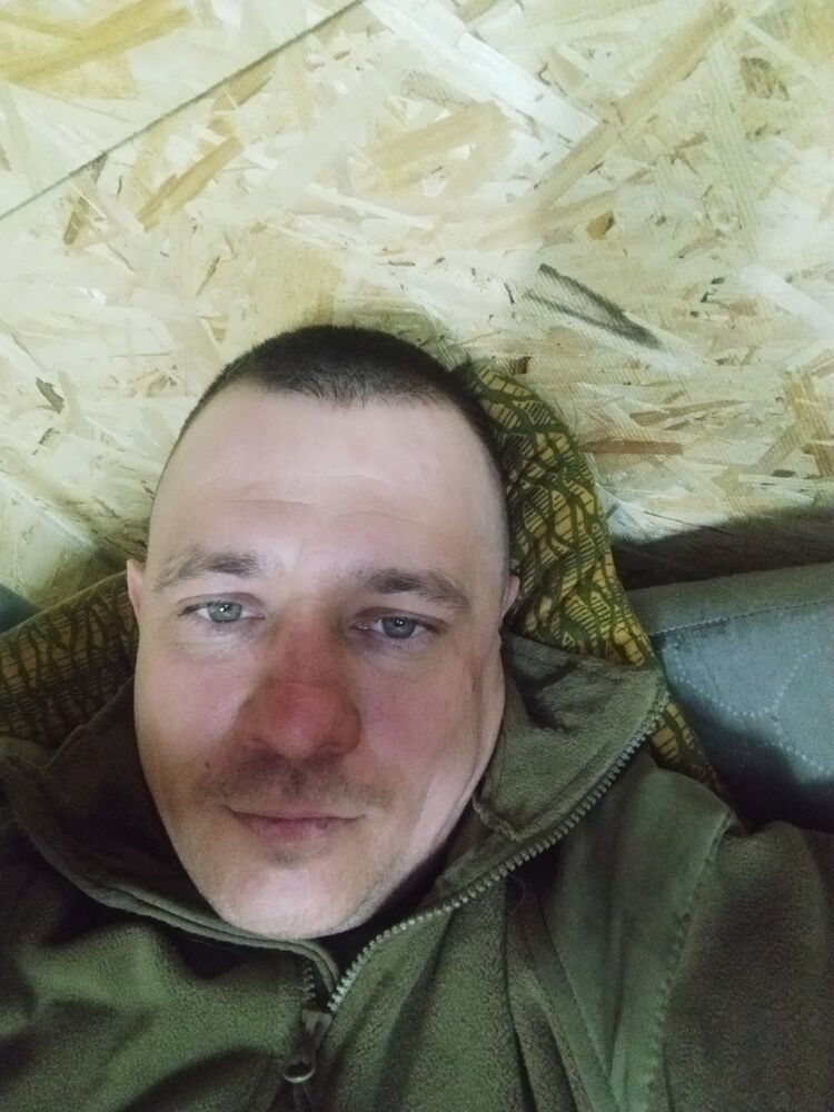  ,   Anton, 33 ,   ,   