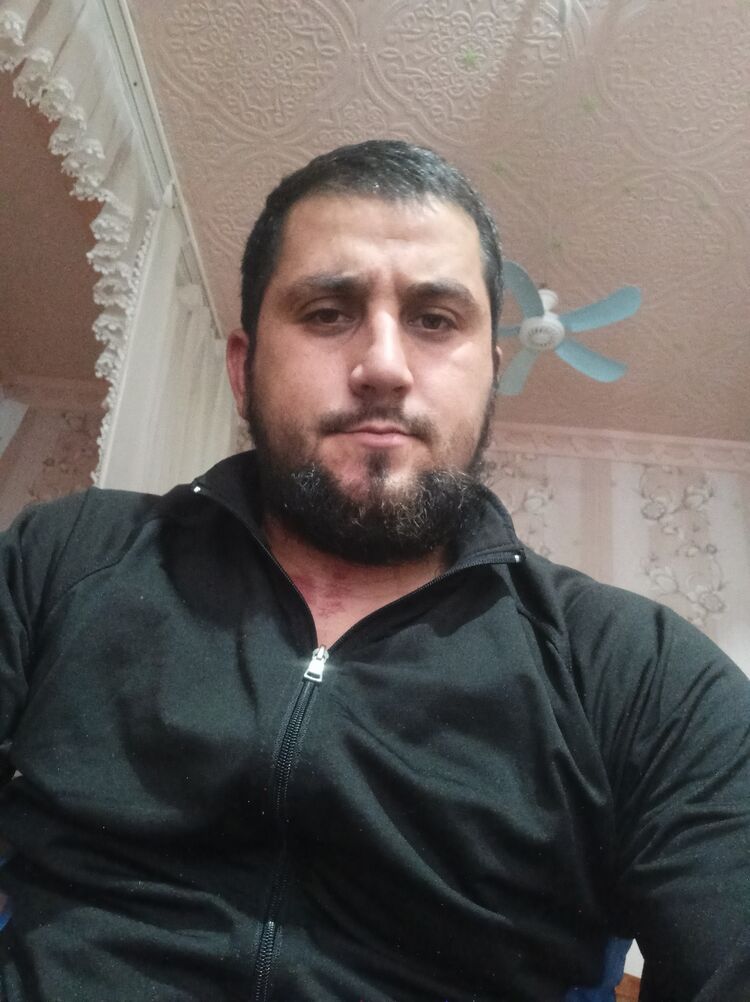  ,   Ali, 35 ,   ,   